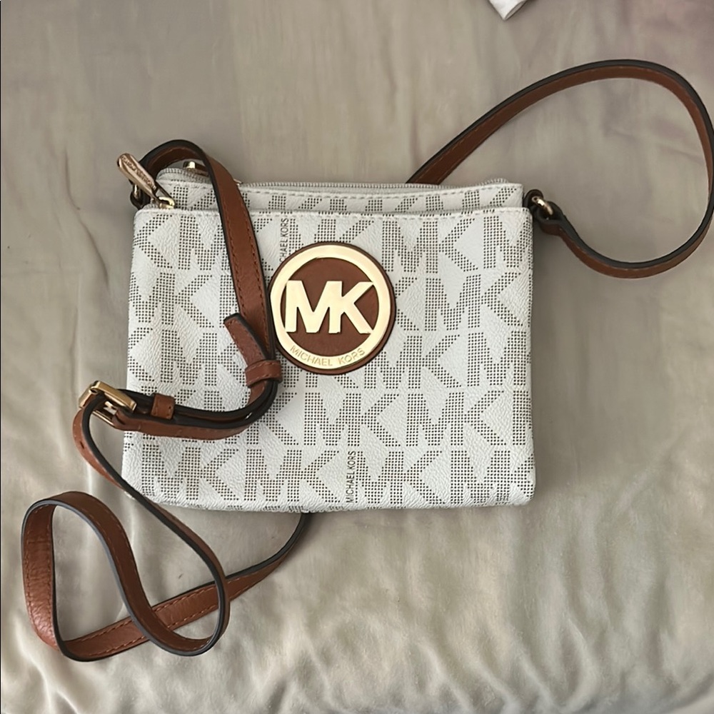 Michael Kors White and Brown Crossbody Bag with Signature Monogram - Picture 6 of 6